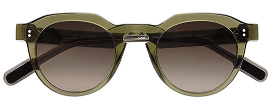 Anne et Valentin SUNNY CLUB STEWART - Luxury Readers